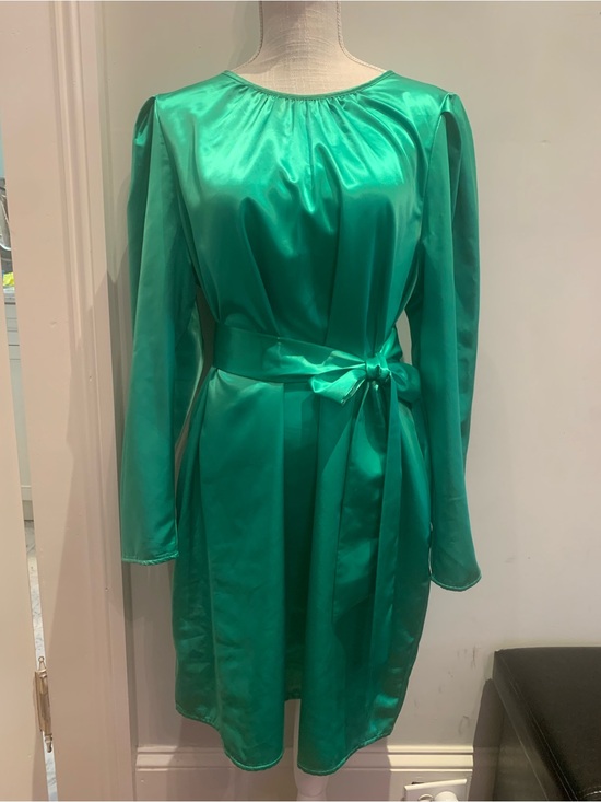 a new day Dresses & Skirts - 🌸A NEW DAY🌸NWT! LONG-SLEEVE, BELTED A-LINE, SATIN MIDI DRESS.